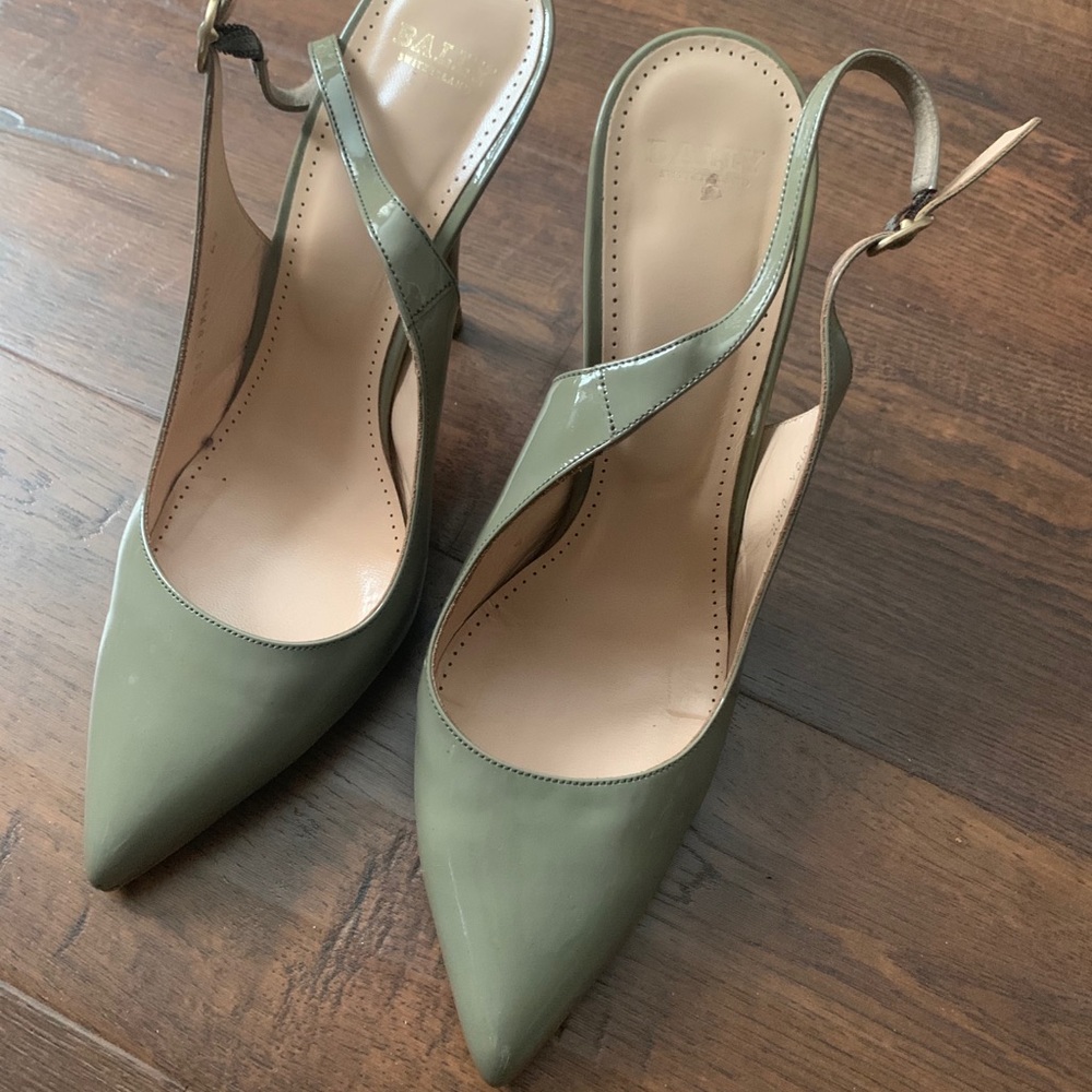 Bally gray patent women’s shoes.